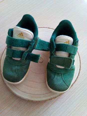 Baskets vertes à scratch Adidas taille 27