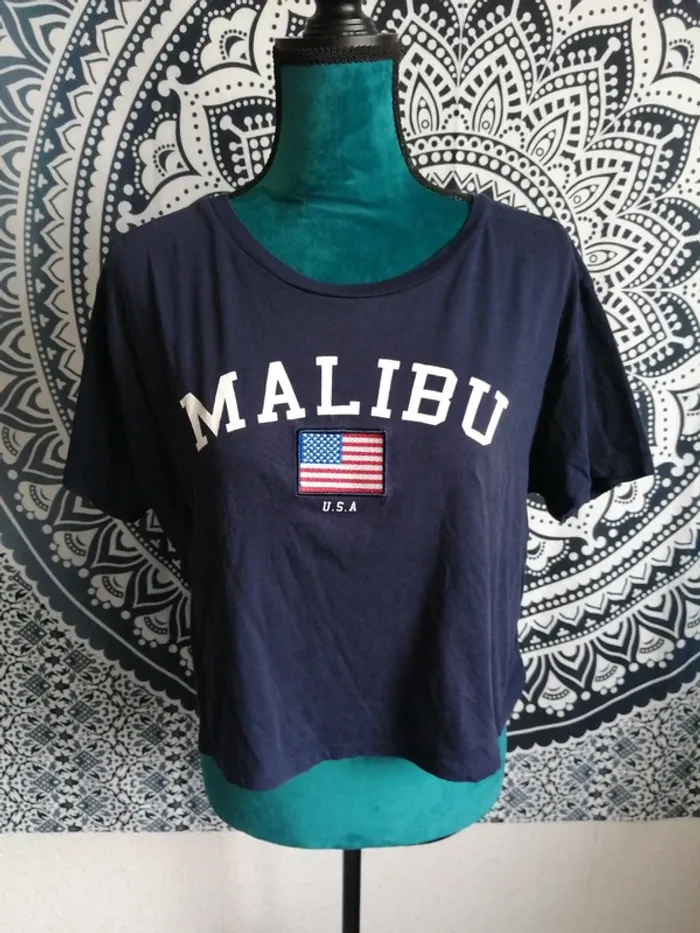 Tee-shirt crop top bleu marine à message malibu avec drapeau USA / H&M / (M) - photo numéro 2