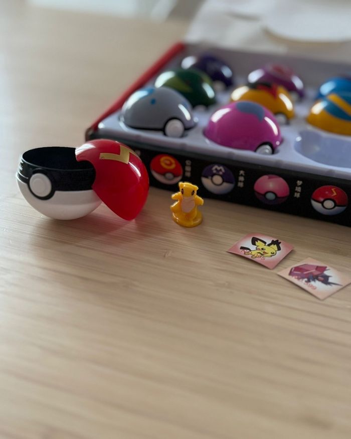 Coffret 12 Pokeball Pokemon - photo numéro 4