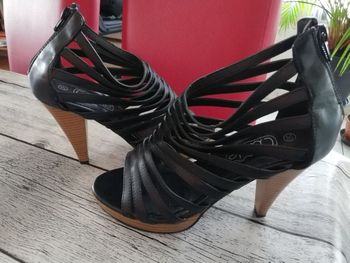 Chaussure à talon haut