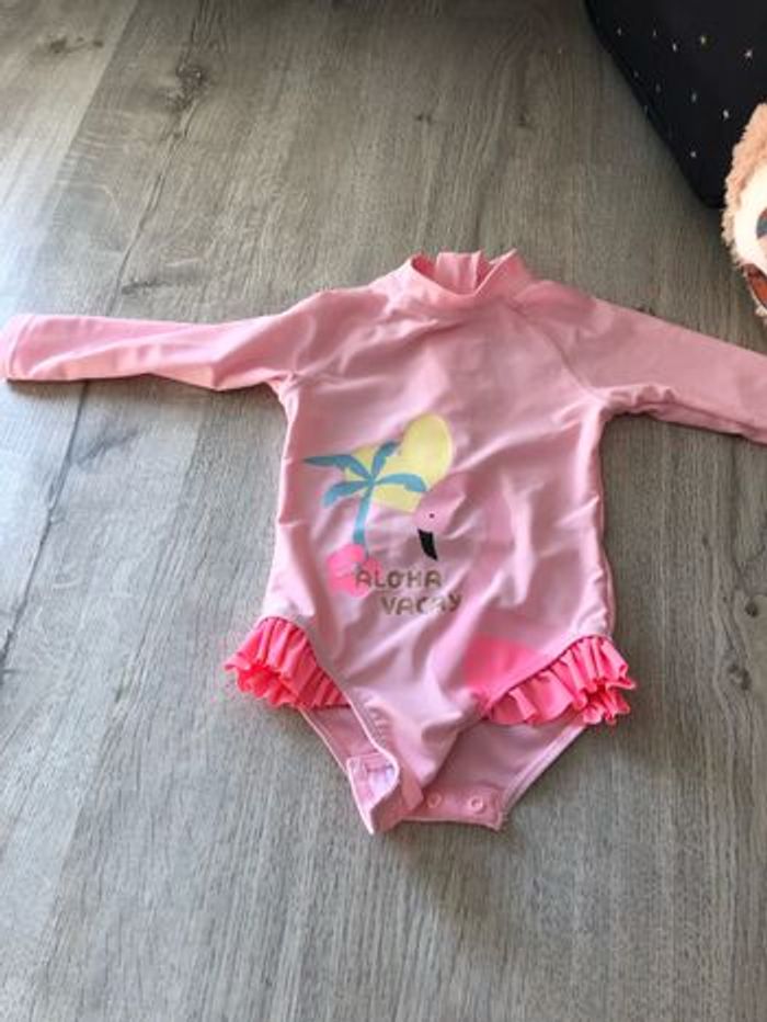 3 Tenues de bain en 12 mois : maillot de bain neuf, 2 combinaisons portées - photo numéro 3