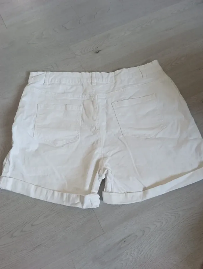 Short In extenso et débardeur Taille 44 - photo numéro 3