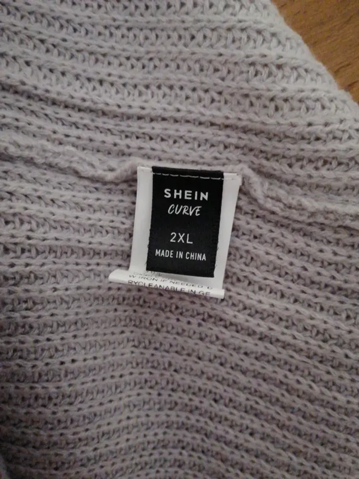 Veste gris perle en maille Marque shein Taille 46 - photo numéro 5
