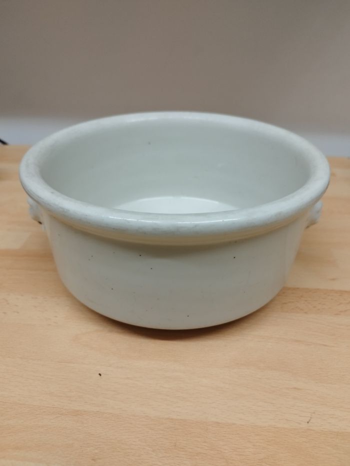 Cache pot en porcelaine
Dimension diamètre 22 cm x hauteur 10,5 cm - photo numéro 3