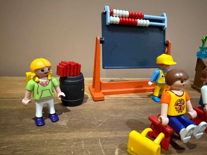 Lot playmobil personnages école - photo numéro 4