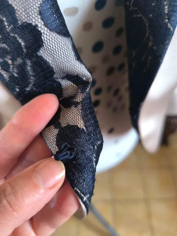 Superbe veste satin et dentelle - photo numéro 9