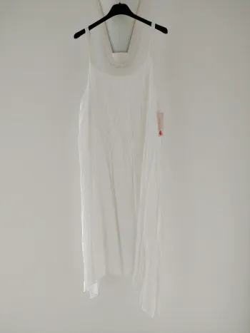 Robe d'été mi-longue à bretelles blanche