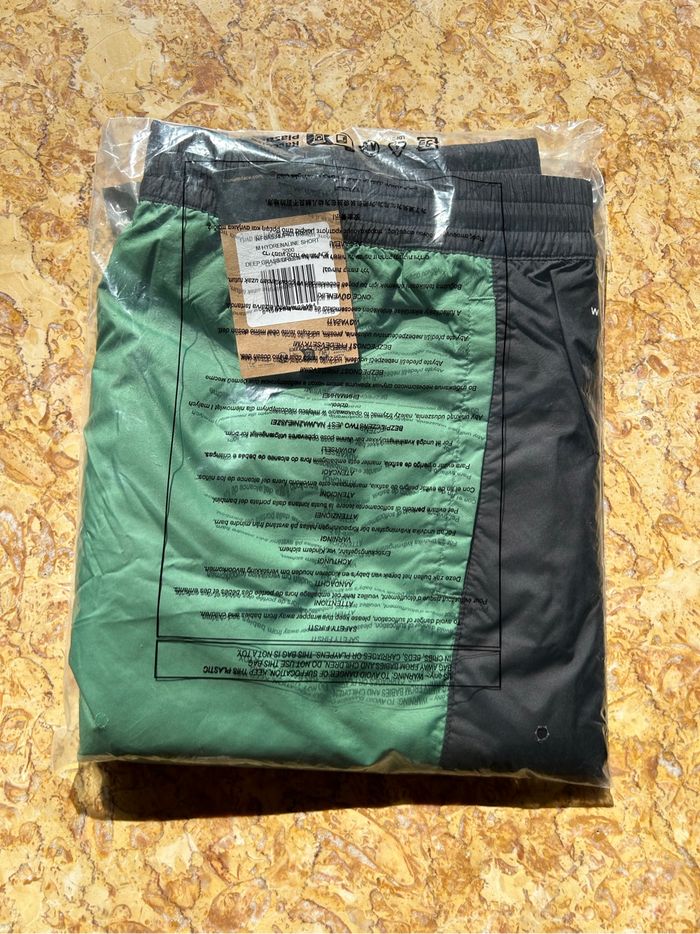Short Hydrenaline 2000, The North Face taille L et neuf - photo numéro 8