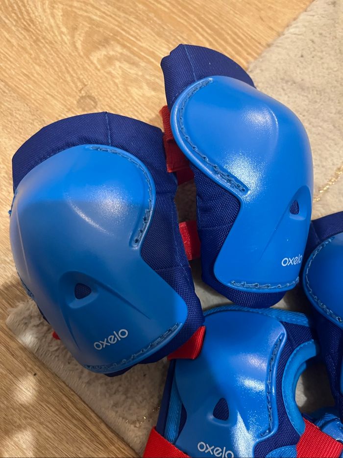 Set 3x2 protections roller enfant PLAY Bleu et rouge - photo numéro 4