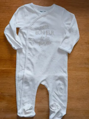 Pyjama gemo 12 mois neuf sans étiquette mixte