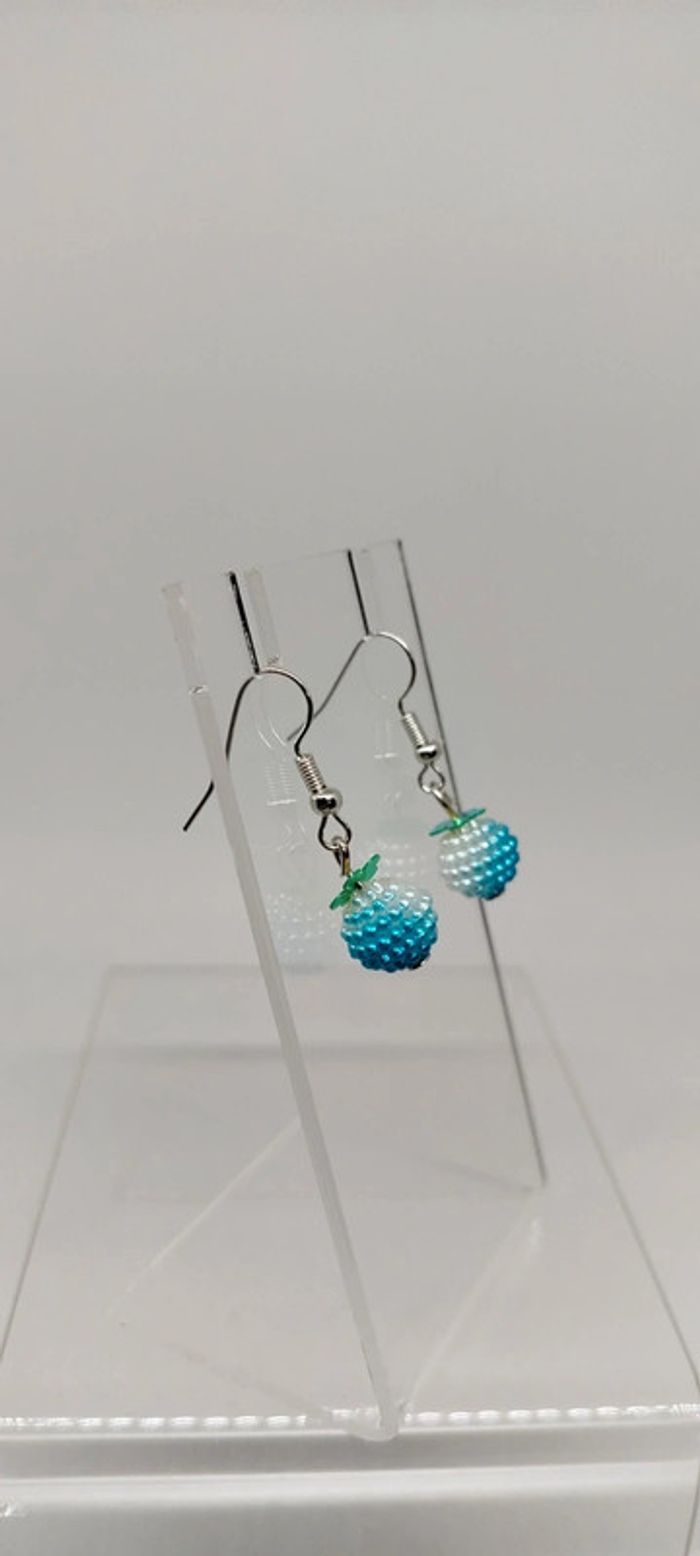 🍄 boucles d'oreilles boule nacrée - photo numéro 2