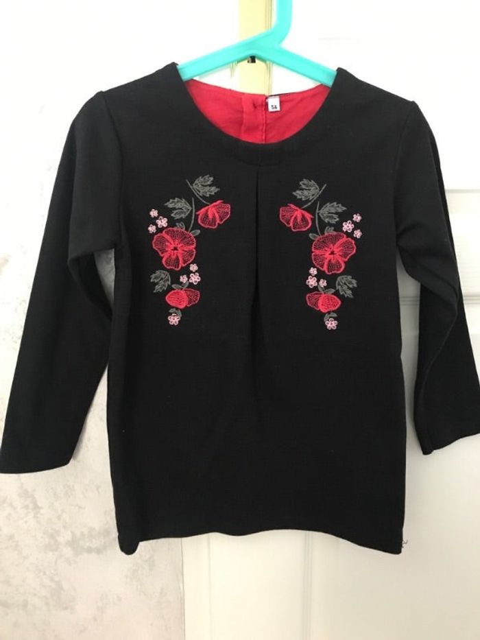 Tunique taille 5 ans neuve