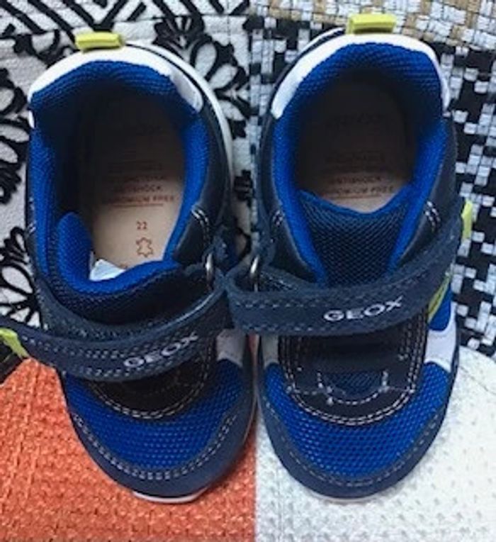 Basket garçon à scratch Geox neuve bleue taille 22 - photo numéro 3