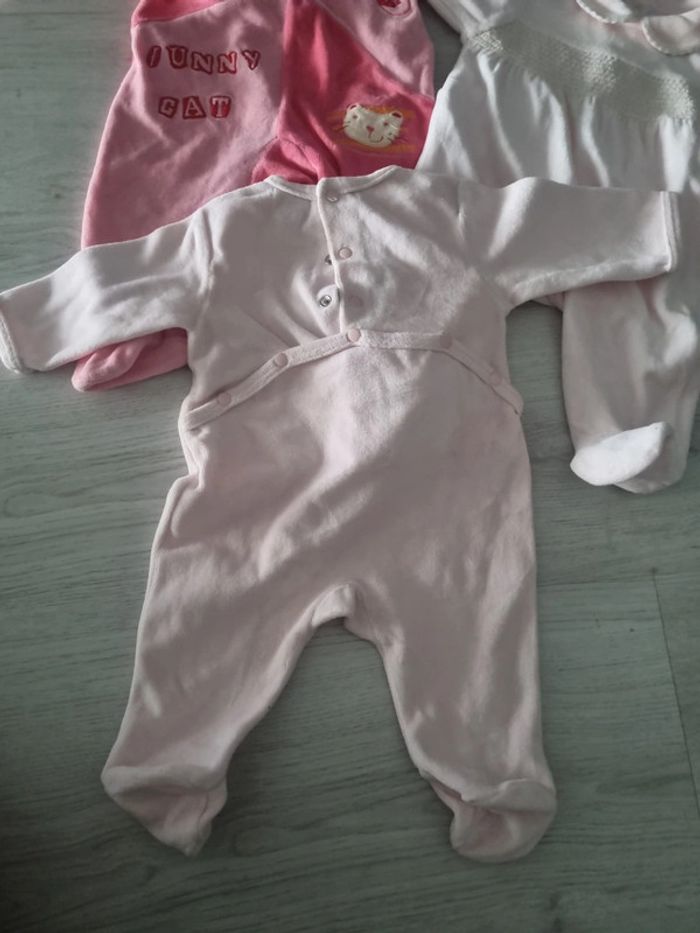 Lot 3 pyjamas 1 mois - photo numéro 3