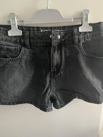 Short court jeans taille 12 ans