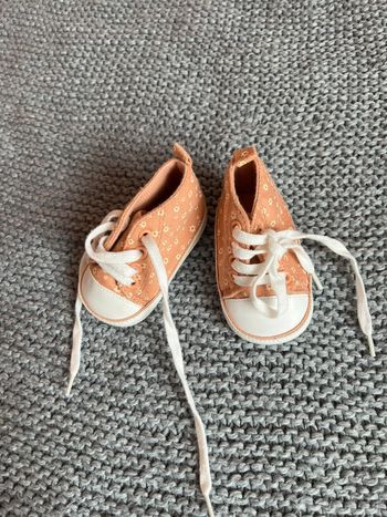 Chaussures bébé fille  motif fleurs