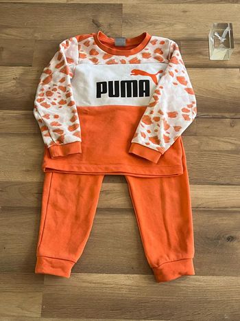 Je vend un ensemble puma  fille 3 ans 98 cm très bon état