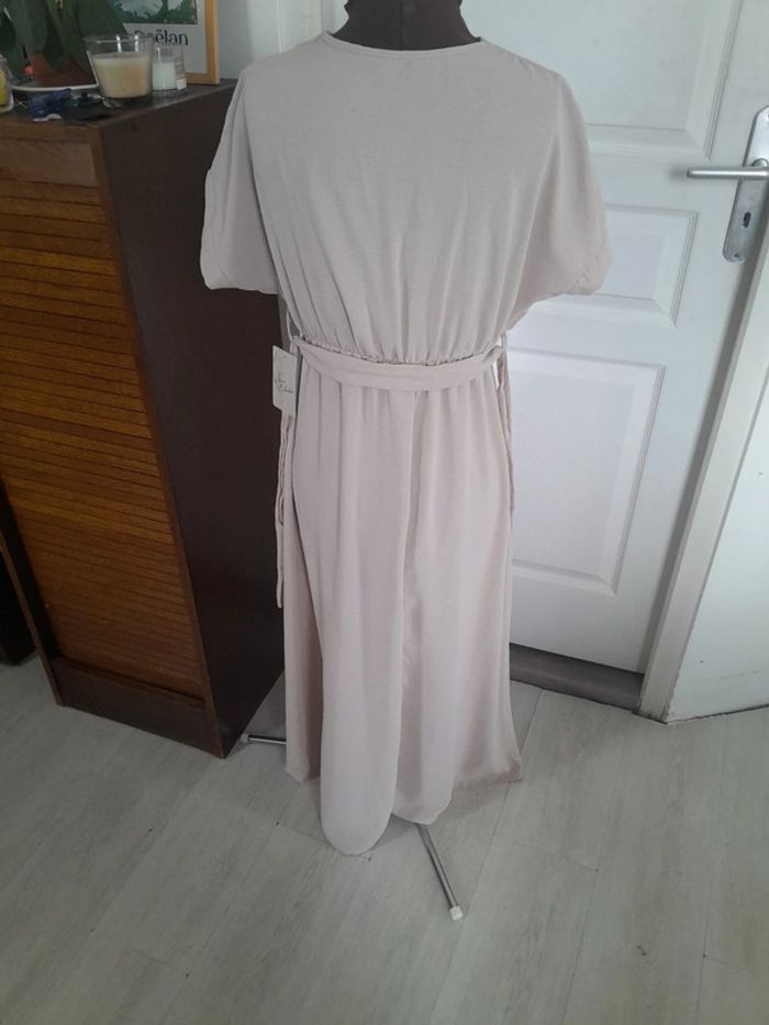 Jolie robe longue unie été neuve avec étiquette New Collection taille unique - photo numéro 2