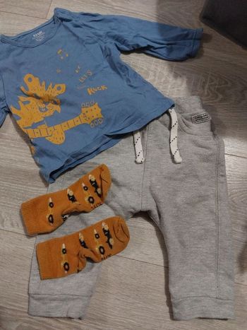 Ensemble pantalon/chaussette/tee-shirt ML
