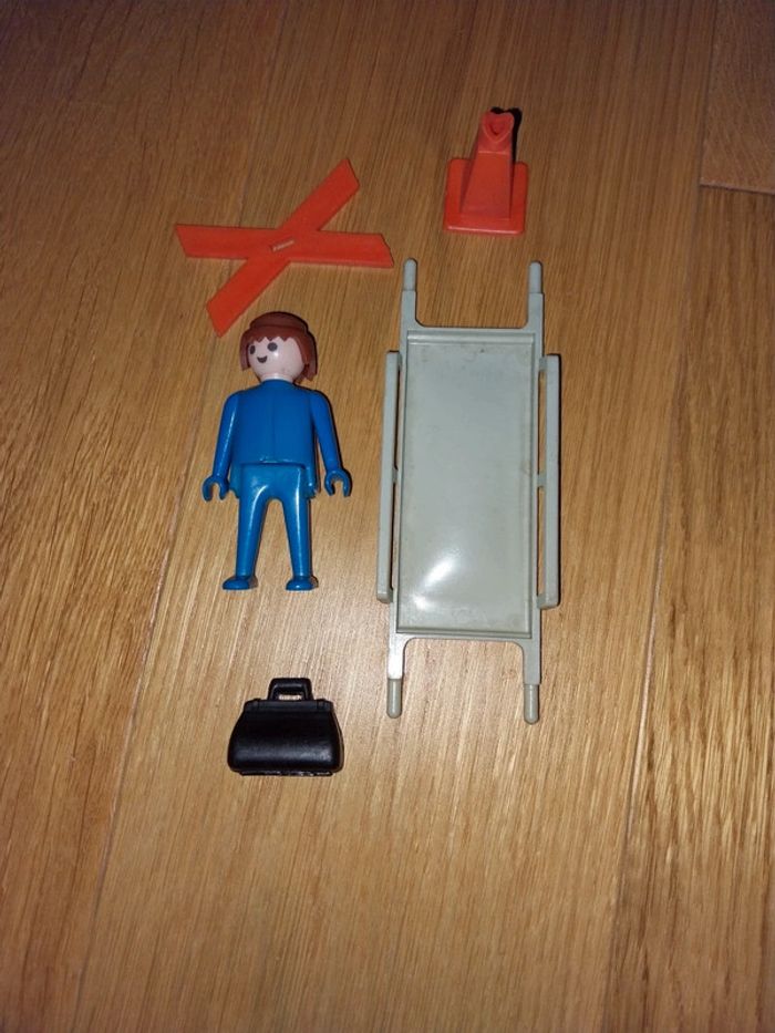 Lot divers anciens accessoires Playmobil