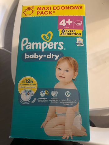 Couche Pampers taille 4+ 