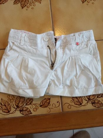 Short blanc taille 4 ans