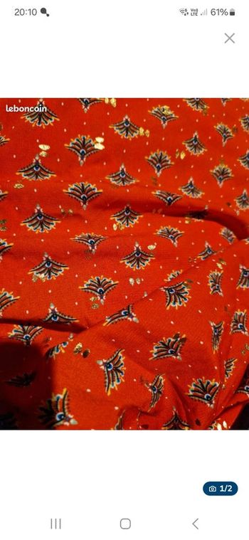 Coupon de tissu type viscose polyester rouge doré