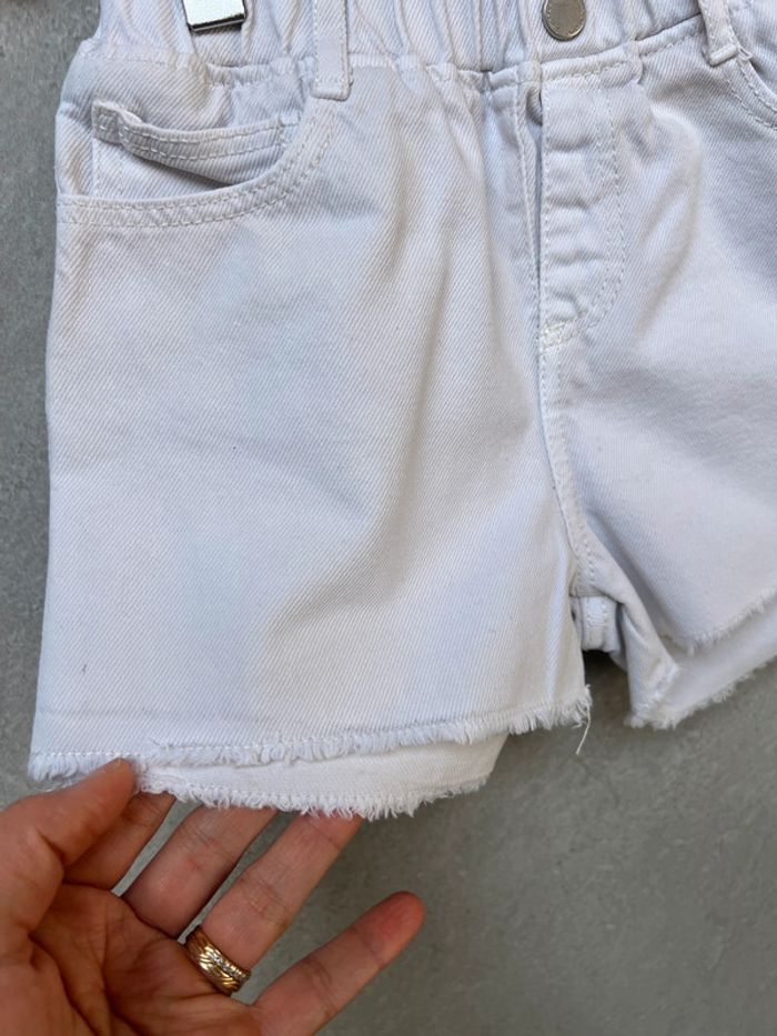Ensemble short en jean blanc Zara 4-5 ans et tee shirt bleu Zara - photo numéro 7