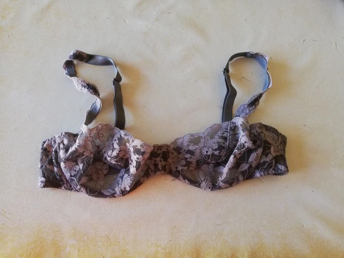Soutien-gorge balconnets gris t. 90B? - photo numéro 3