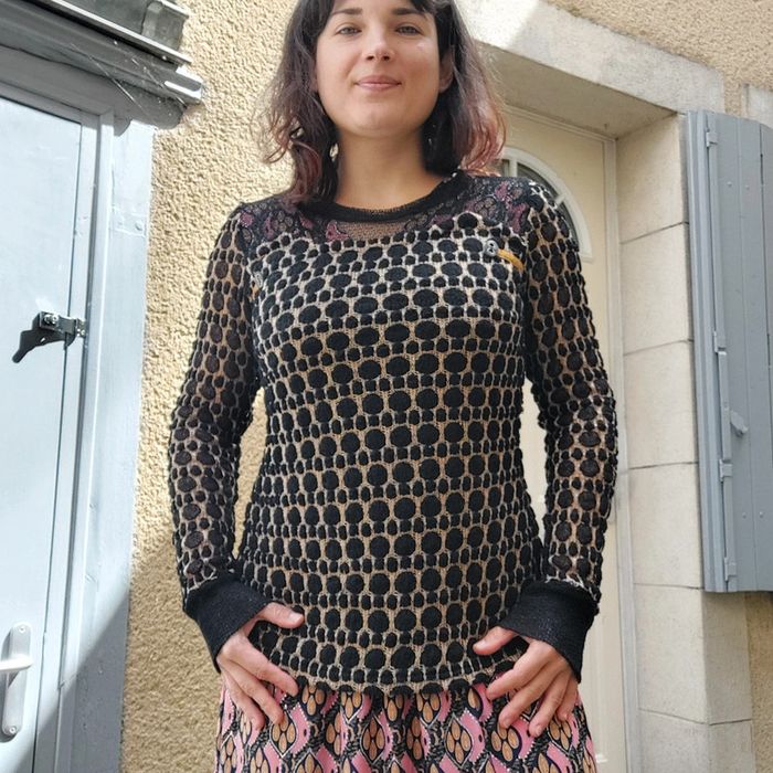 Pull léger noir et doré - photo numéro 2