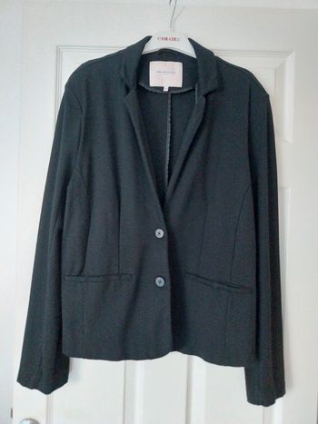 Jolie veste  marque Only taille 46
