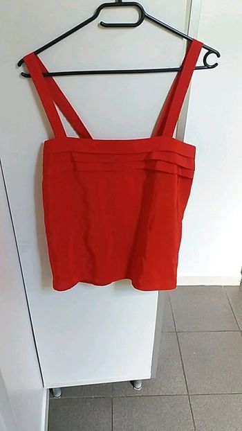 joli debardeur rouge