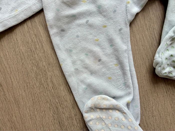 Lot de 2 pyjamas velours 2 pièces avec pieds 18 mois - photo numéro 2