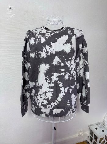 Sweat tie and dye