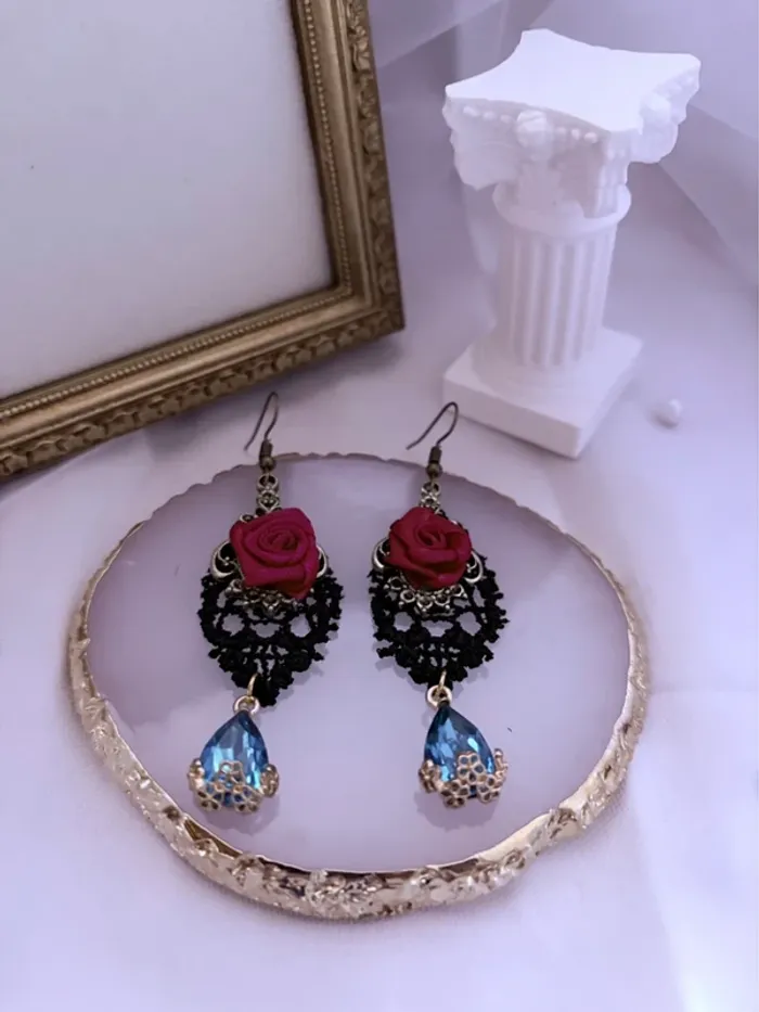 Boucles d’oreilles pendantes dentelle et perle - photo numéro 3
