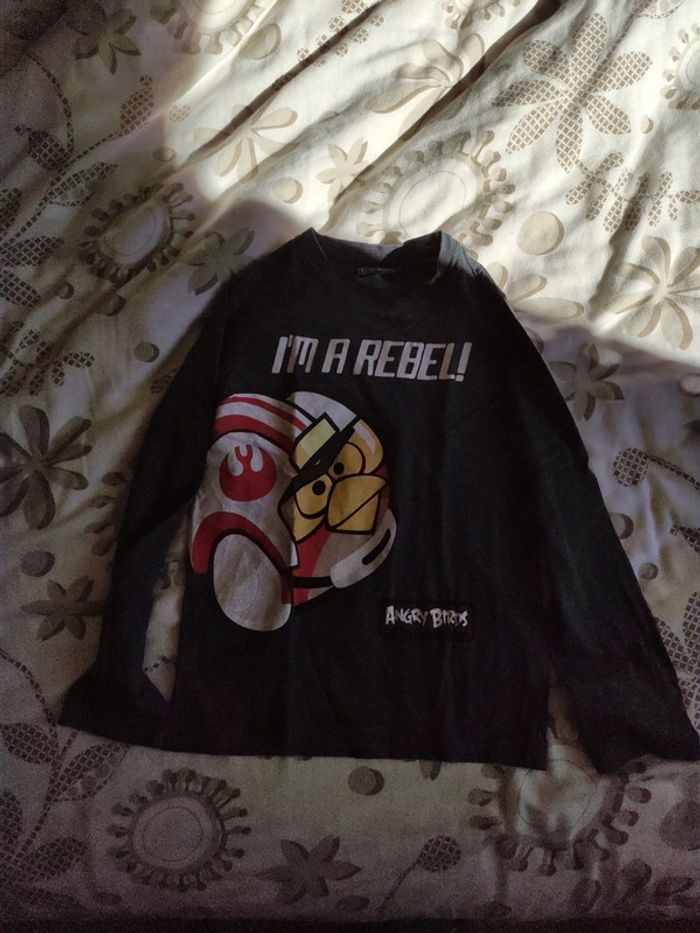 Haut à manches longues angry birds 8 ans