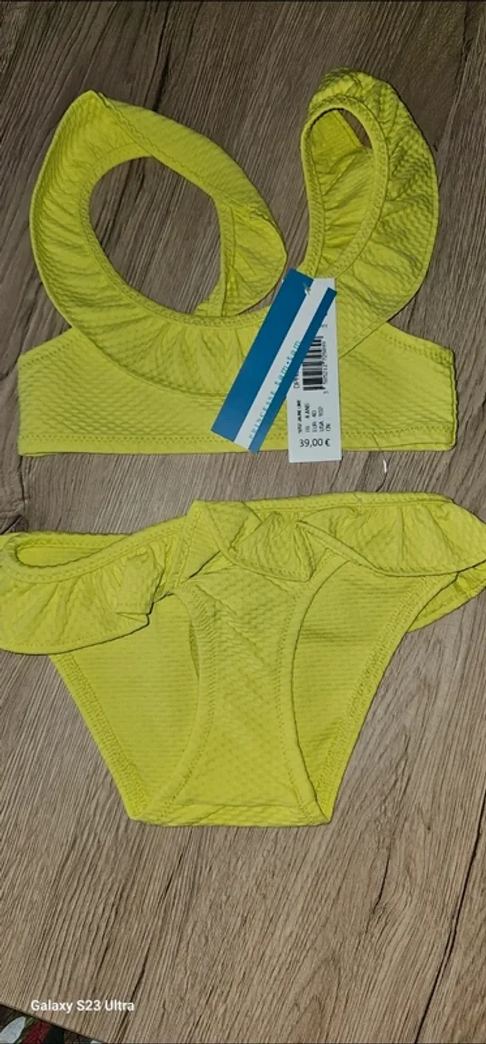Maillot de bain 2 pièces fille 4 ans neuf avec etiquette princess tam tam ( valeur neuve 39e )