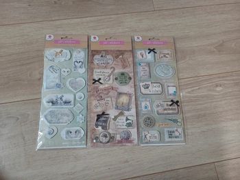 3 planches de stickers 3 D neuves tissu