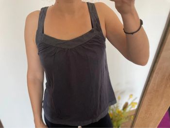 Débardeur gris foncé