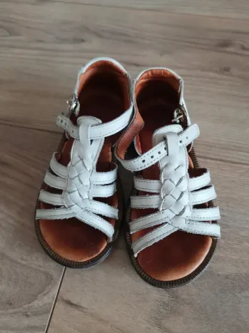 Sandales cuir fille 23