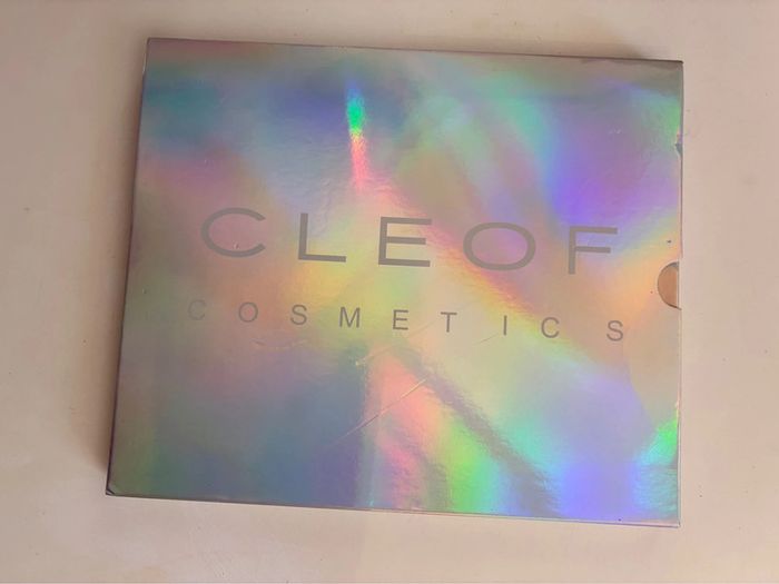 Palette 32 fards et paillettes, Cleof Cosmetics. - photo numéro 2