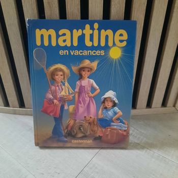 Livre album Vintage de 8 titres Martine en vacances