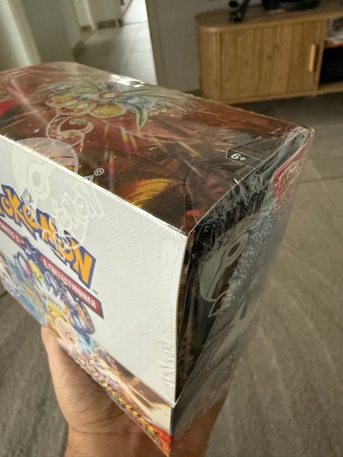 Display Pokémon ev8 étincelles déferlantes defaut de scellage - photo numéro 2