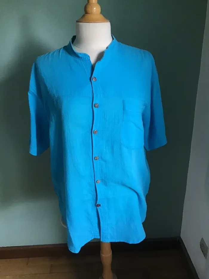 Chemisette bleue manches courtes