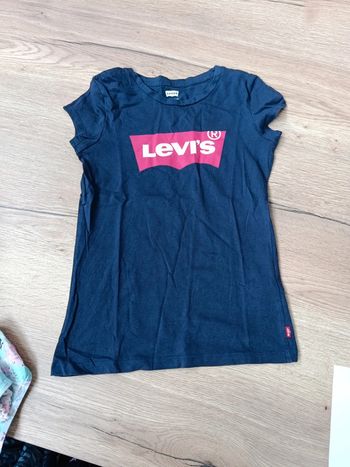Tee shirt levis