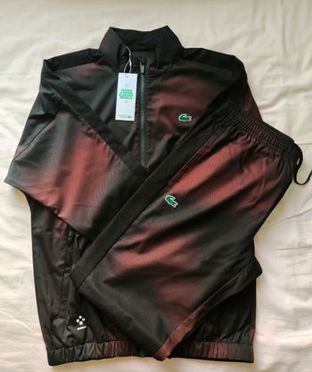 Ensemble Lacoste Survêtement Rouge, prix négociable 