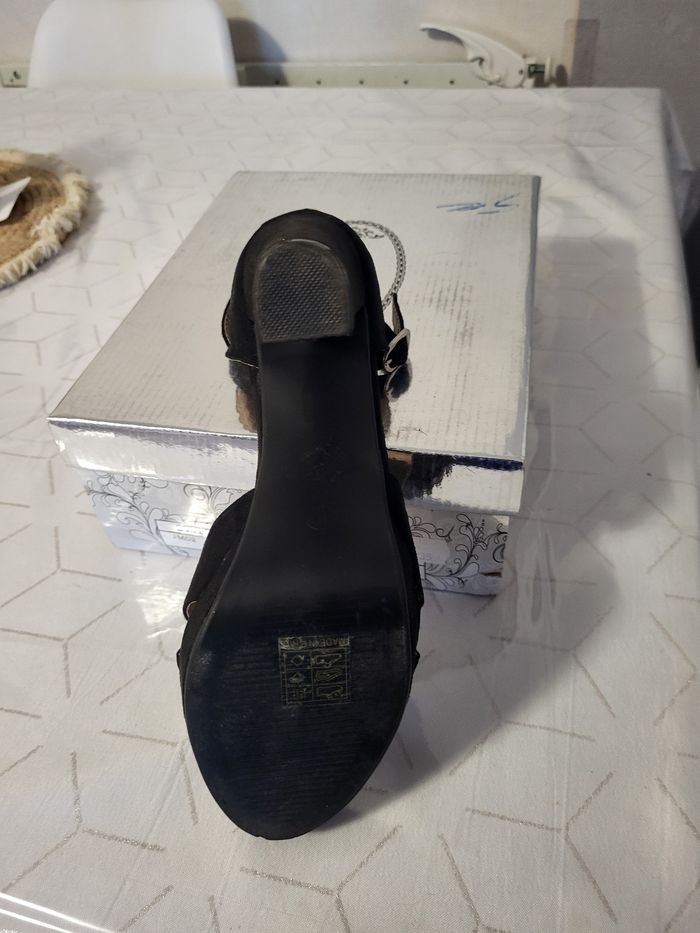 Chaussure femme taille 40 neuve - photo numéro 3