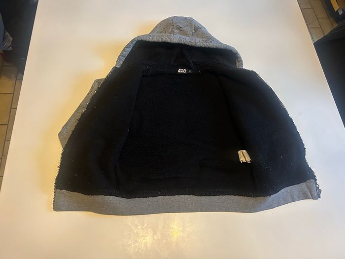 Gilet CHAUD à capuche garçon TRÈS BON ÉTAT taille 8 ans couleur gris - photo numéro 3