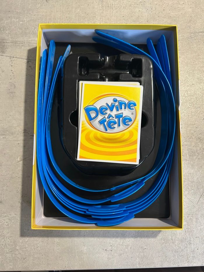 Jeu de société devine tête