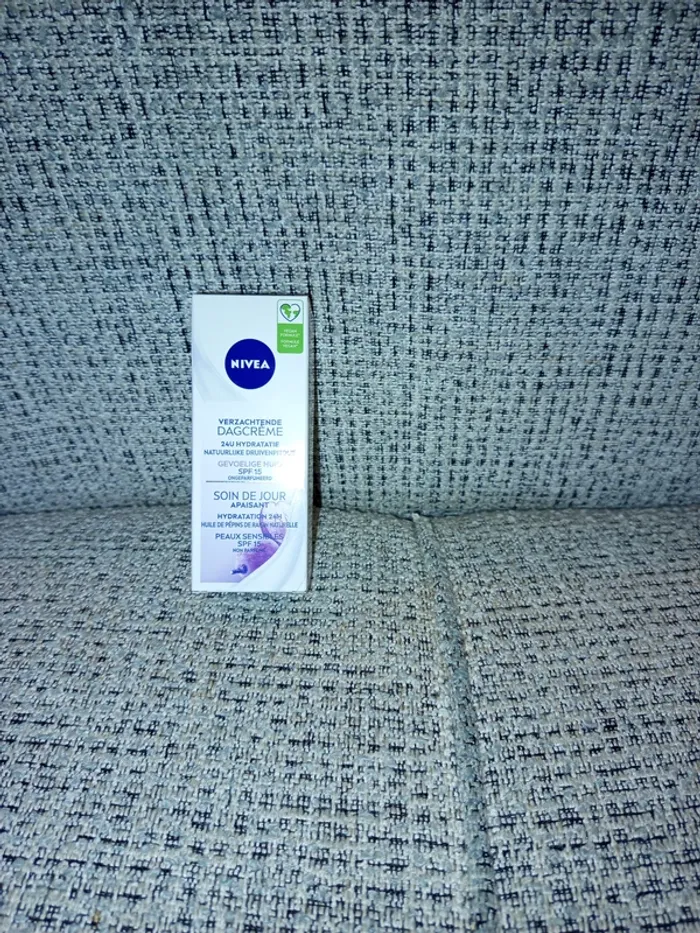 Soin de jour apaisant Nivea SPF15